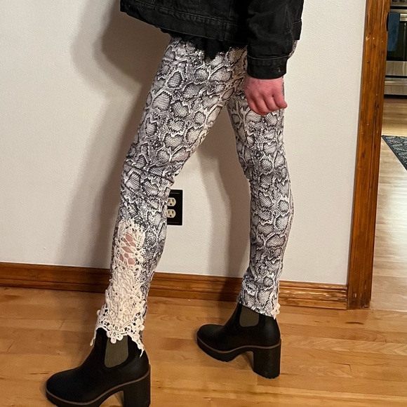Vocal Apparel Knit Leggings with Snakeskin pattern, crystal and lace. - Picture 5 of 14